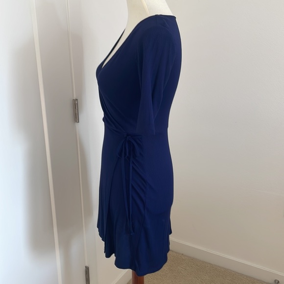 Navy Side Tie Dress with V Neck - Picture 6 of 7